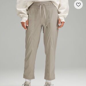 Lululemon on Dance Studioo mid-rise Crop pant colour raw linen